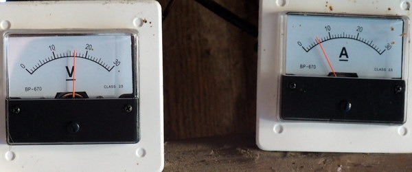 Apermeter - Voltmeter Apermeter - Voltmeter