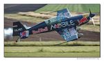 Peter Besenyei auf der Extra300L