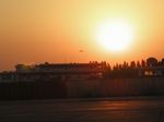 Landeanflug aus der Sonne